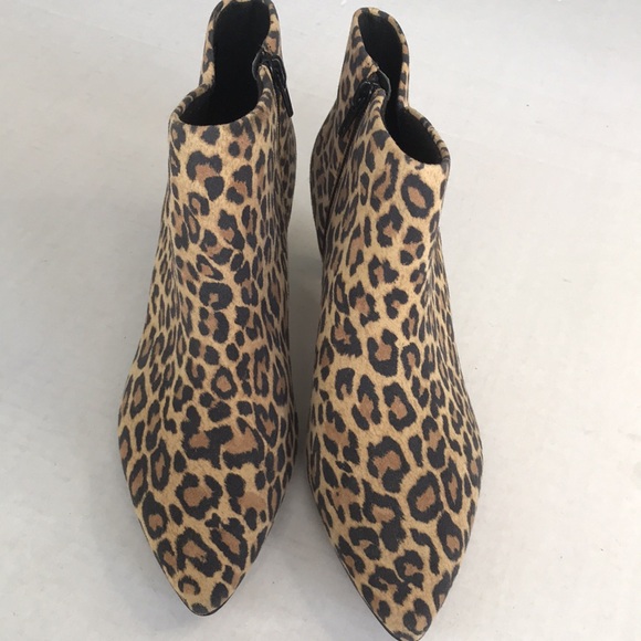 Clarks Leopard 🐆 Print Booties with Kitten Heels - Picture 4 of 11